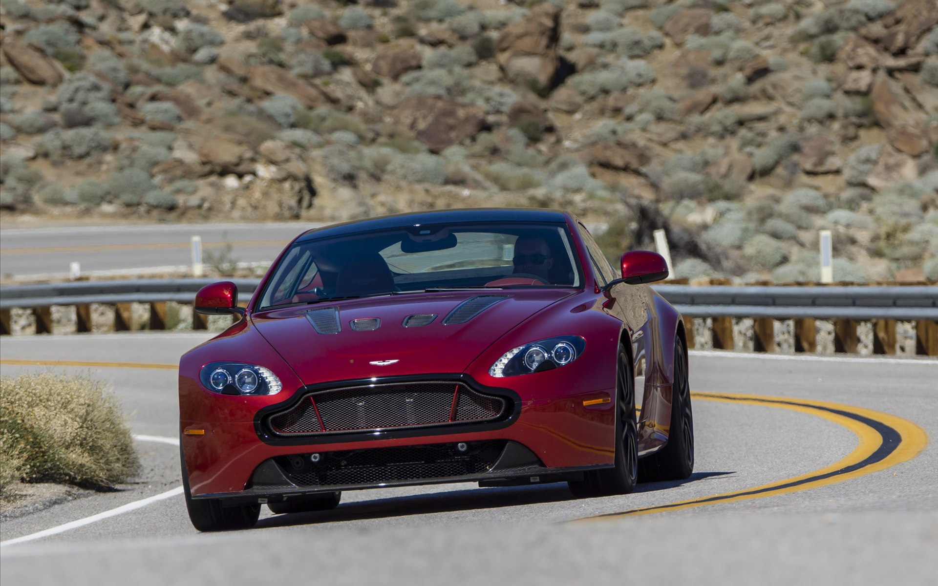 Aston Martin V12 Vantage S 2014